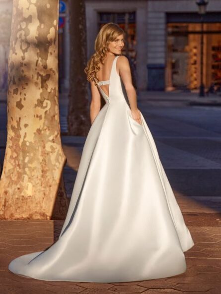 ECLAT Brudklänning Pronovias - Bild 3