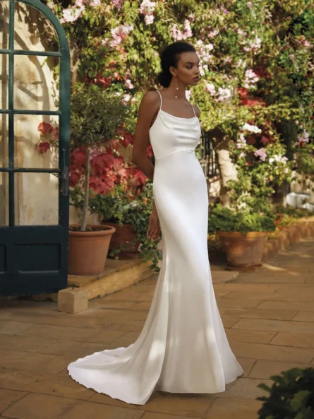 White One ANEKA bröllopsklänning - Bild 1