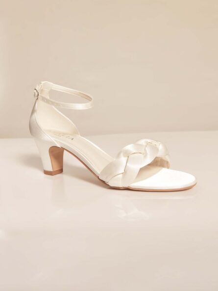 Anges brudeskoene fra Bianco Evento
