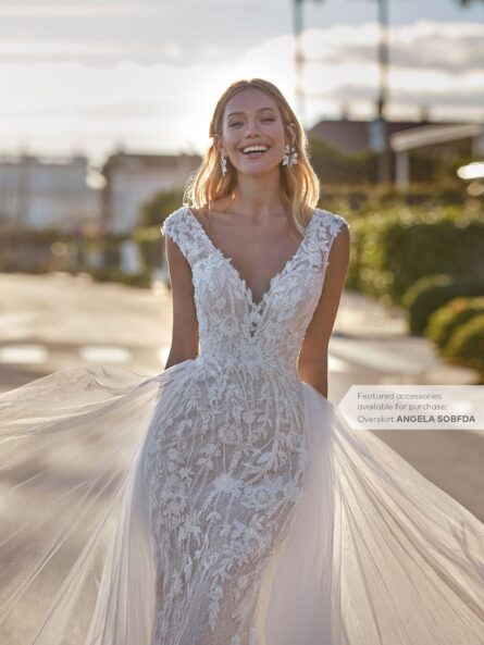 Dianae brudklänning Plusisze Pronovias - Bild 3