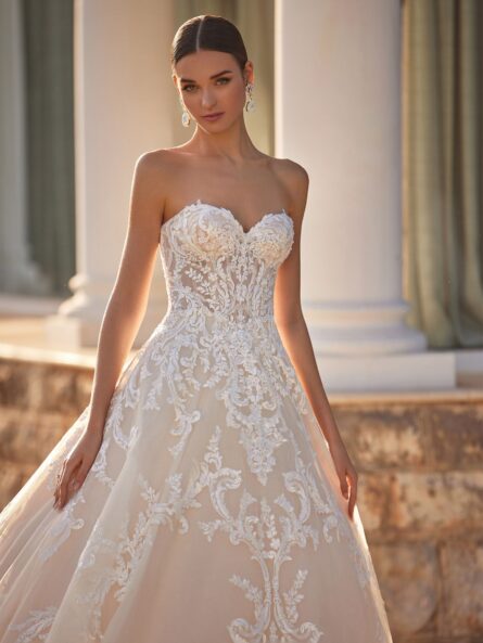 KATHRYN  Pronovias bröllopsklänning - Bild 1