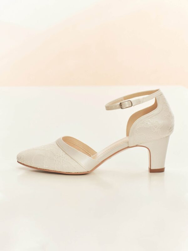 kati-avalia-bridal-shoes-3-scaled-1.jpg