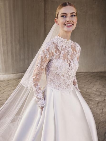 Pronovias Maplis bröllopsklänning - Bild 3