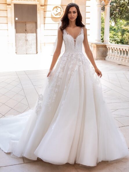 Elsira Pronovias brudklänning - Bild 1