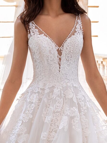 Elsira Pronovias brudklänning - Bild 3