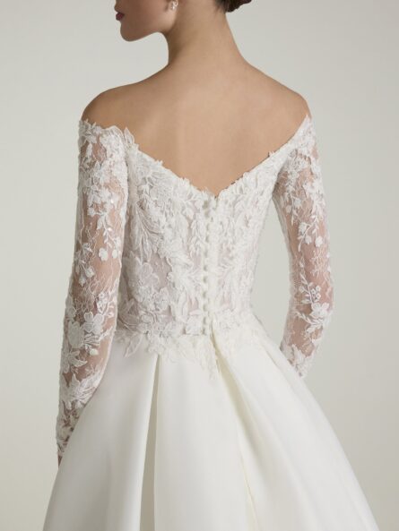 St Patrick Creation brudklänning - Image 2