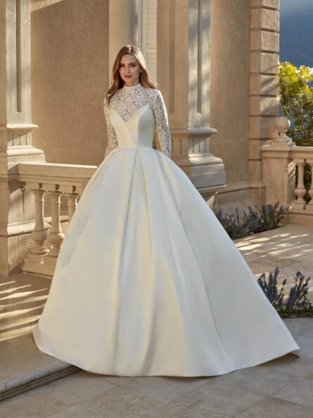 St Patrick Khate brudklänning - Bild 2