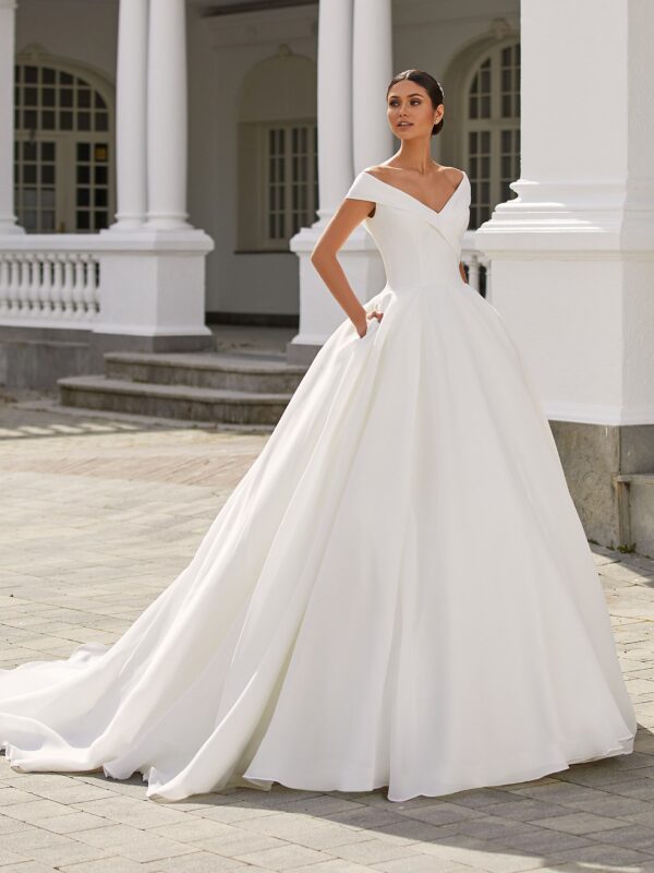 Brudklänning Farrah från Pronovias