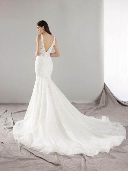 Pronovias Jesy bröllopsklänning - Bild 3